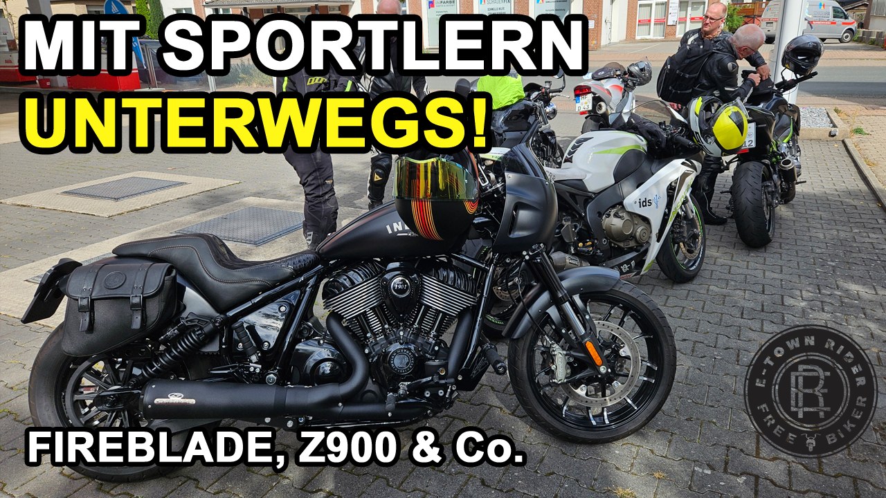E-Town-Rider-Thumbnail: mehrere echte Motorräder bei einem gemeinsamen Halt, mit dem Text Mit Sportlern unterwegs